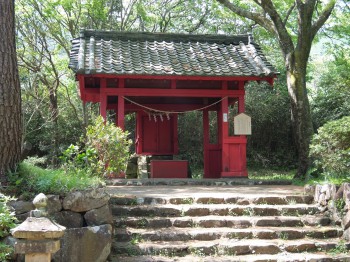 izusan-shrine-okunomiya